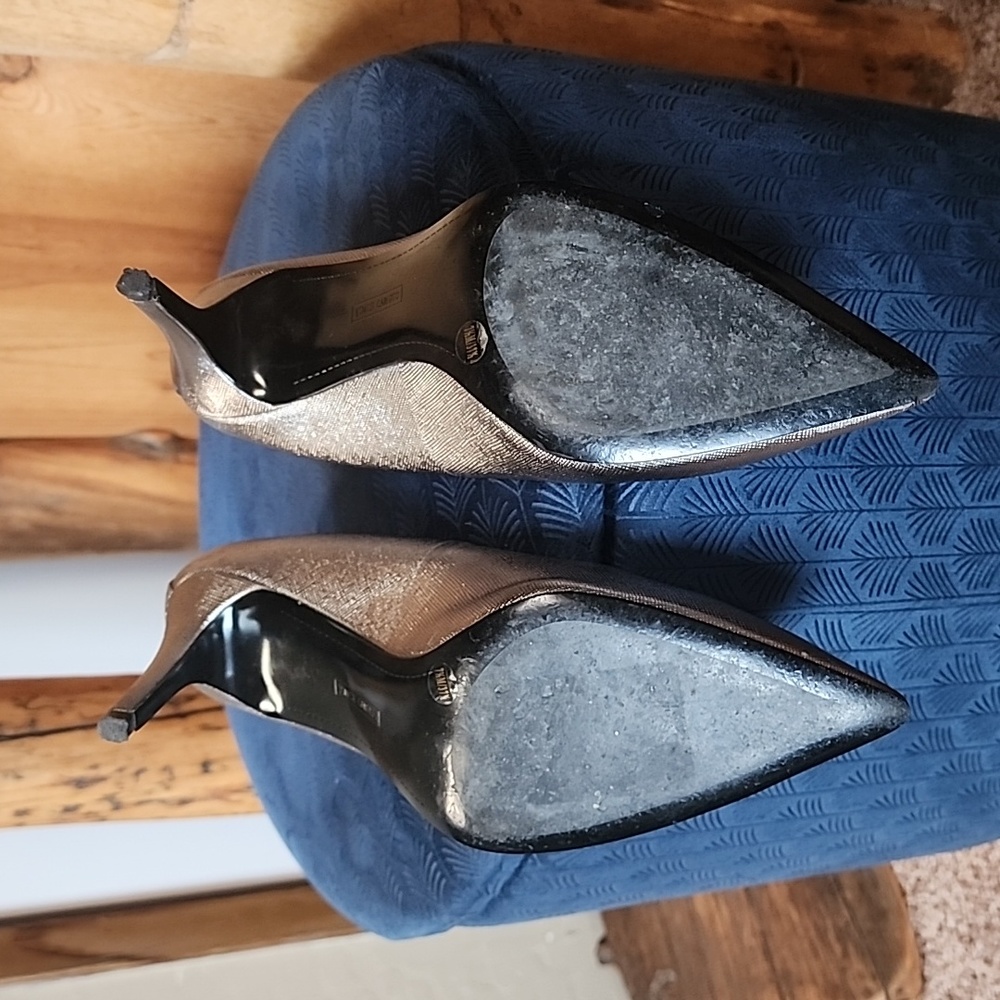 Vince Camuto heels - Picture 3 of 6